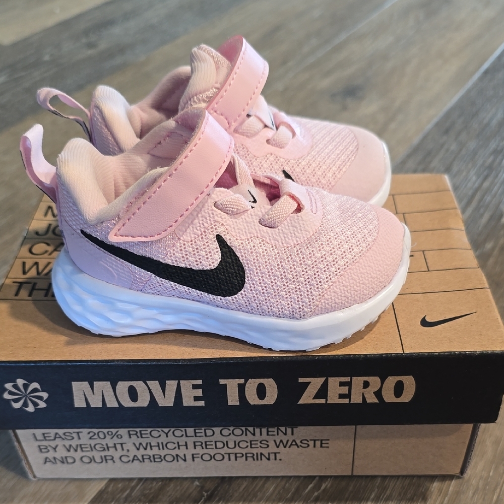 Nike Revolution Size 3c Pink Foam Toddler